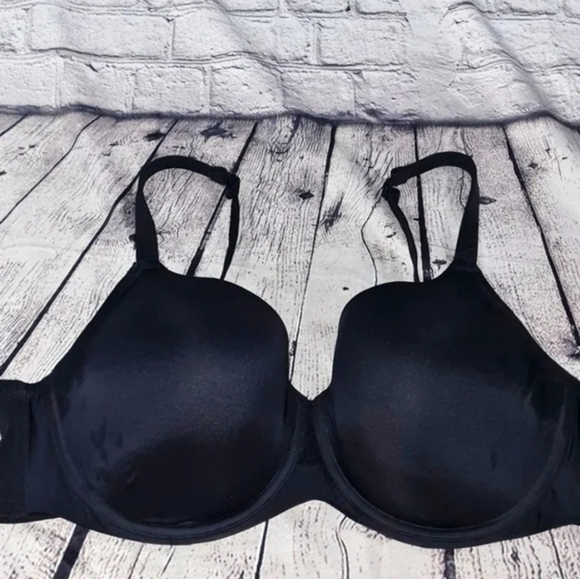 Black Molded Cup Bra with Adjustable Straps - Picture 1 of 5